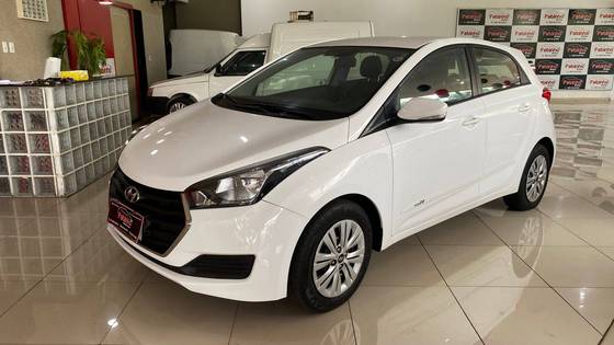 HYUNDAI HB20 1.0 COMFORT 12V FLEX 4P MANUAL HYUNDAI HB20 1.0 COMFORT 12V FLEX 4P MANUAL